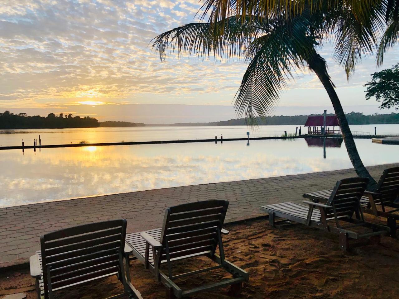Overbridge River Resort Paramaribo Exteriör bild